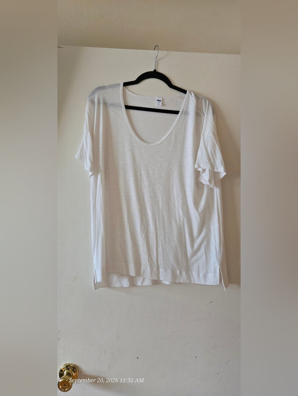 Old Navy White Scoop Neck Women's Top